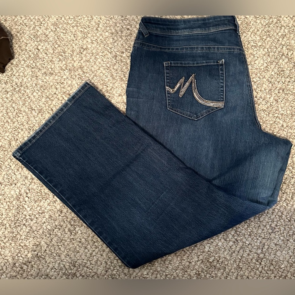 Maurice’s bootcut jeans lighter wash 24w